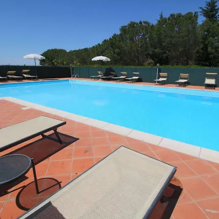 Spacious With Pool Ferienhaus Chiassa Superiore