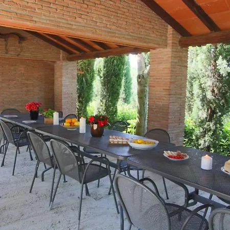 Spacious With Pool Ferienhaus *
