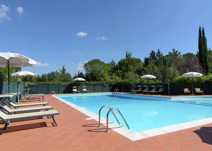 Spacious With Pool Ferienhaus *