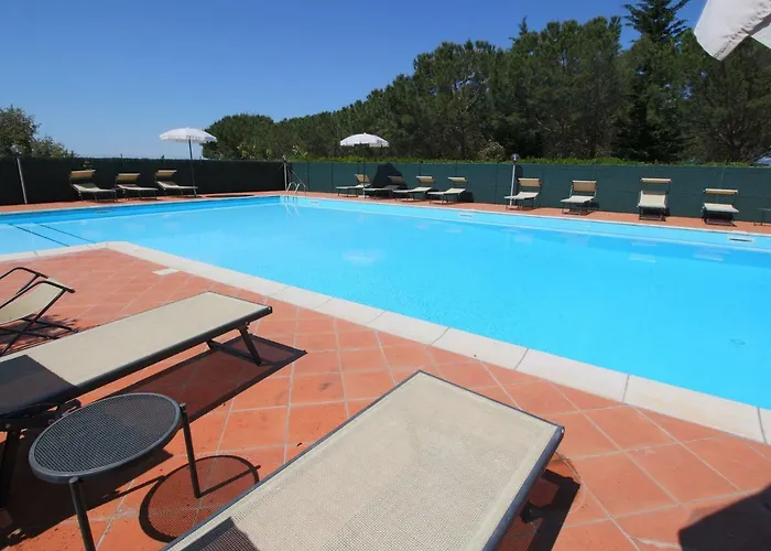Spacious With Pool Ferienhaus Chiassa Superiore