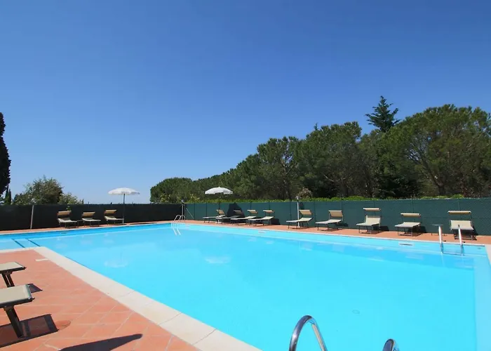 Spacious With Pool Ferienhaus