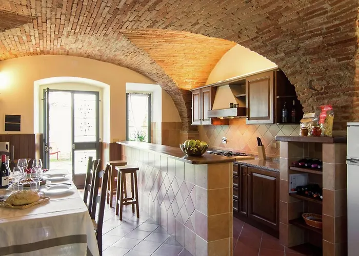 Spacious With Pool Ferienhaus